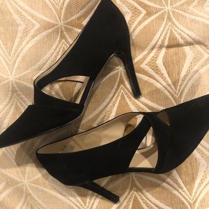 Suede Nine West pumps